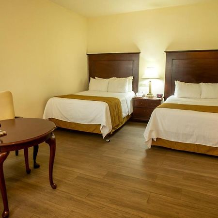 Hotel Plaza Calzada Monterrey Eksteriør bilde