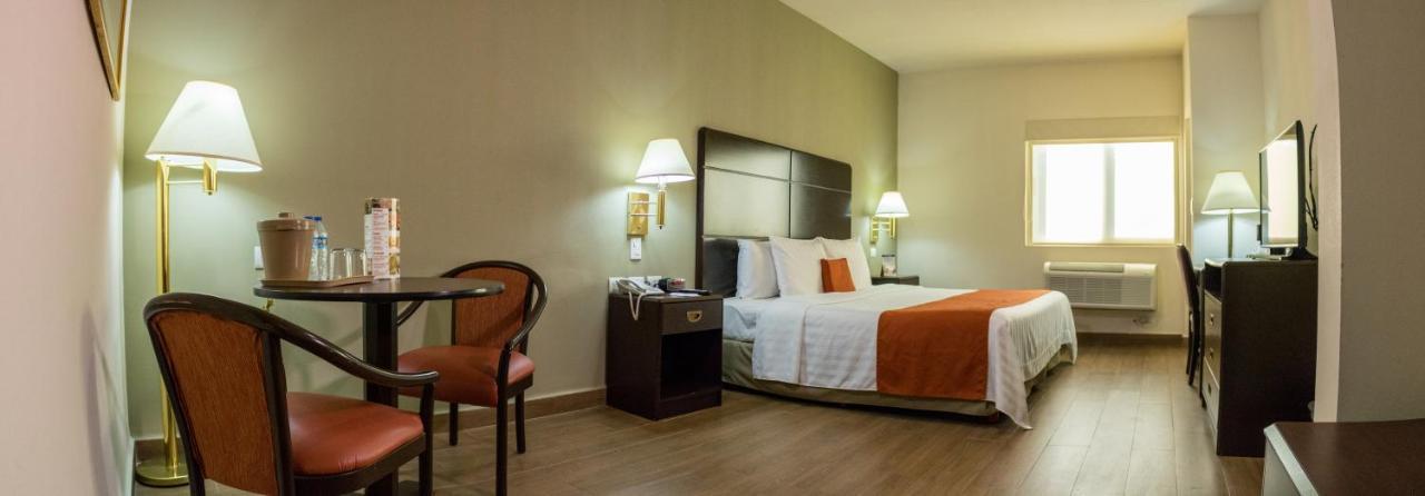 Hotel Plaza Calzada Monterrey Eksteriør bilde