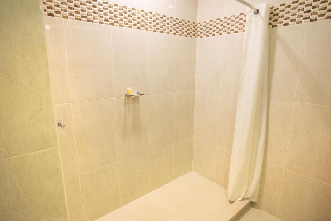 Hotel Plaza Calzada Monterrey Eksteriør bilde