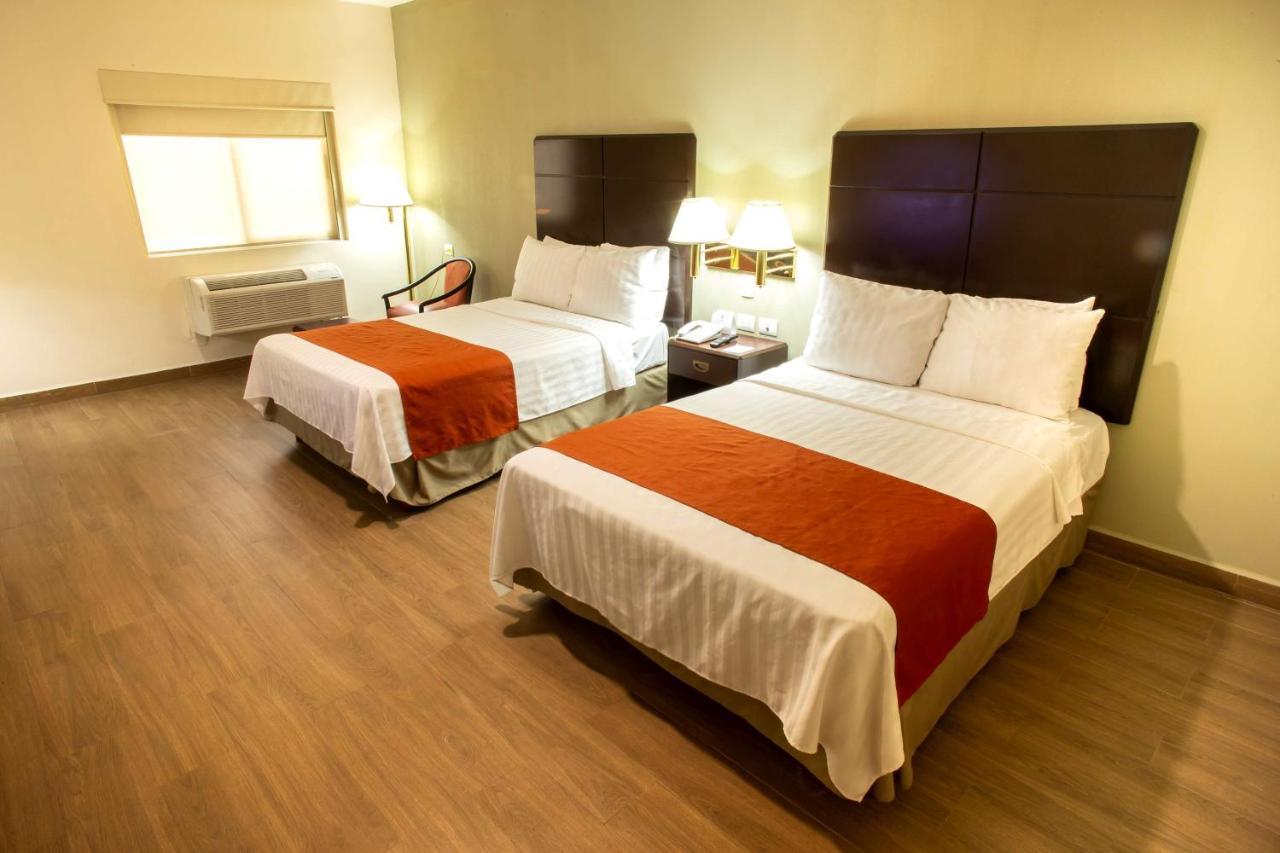 Hotel Plaza Calzada Monterrey Eksteriør bilde