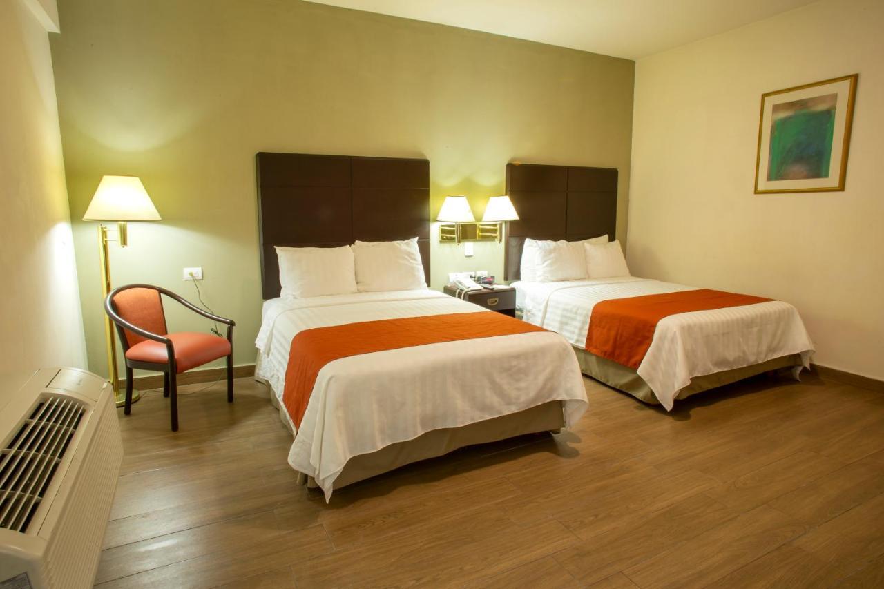Hotel Plaza Calzada Monterrey Eksteriør bilde